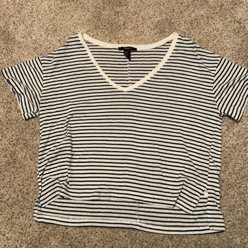 Navy/white crop top